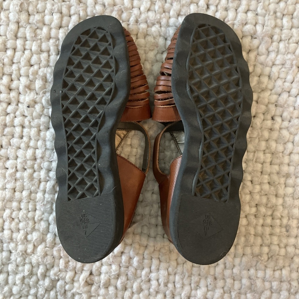 VTG 90's AEROSOLES Women's 9.5 Woven Huarache Leather Sandals Flat Buckle Shoes - Picture 7 of 8
